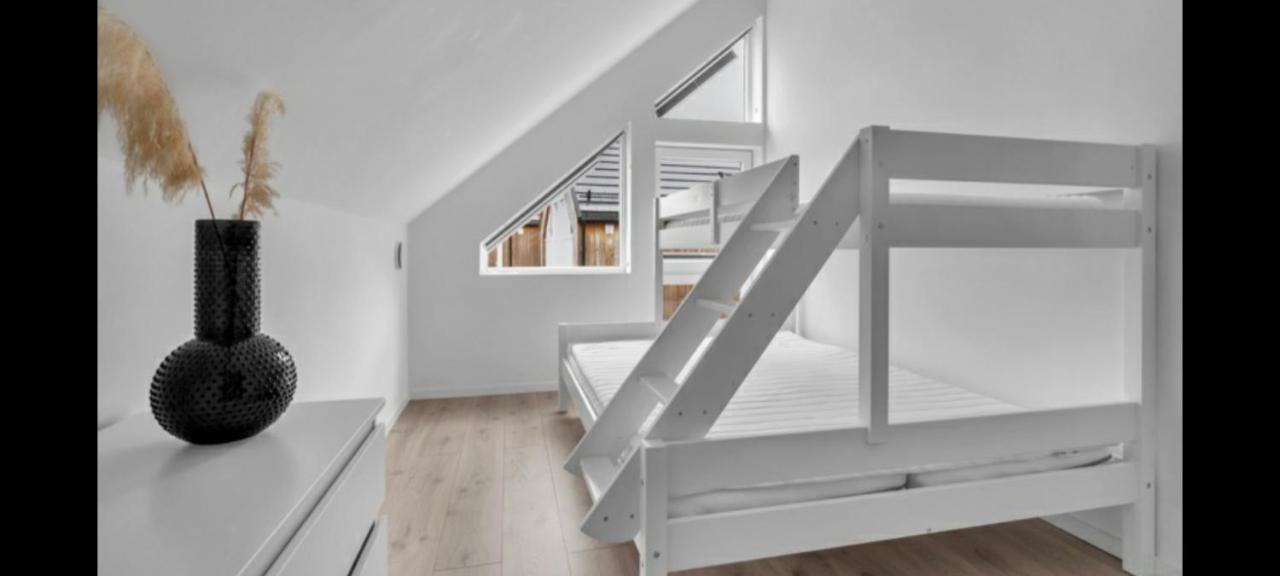 Med 4 Soverom Holiday home Kristiansand